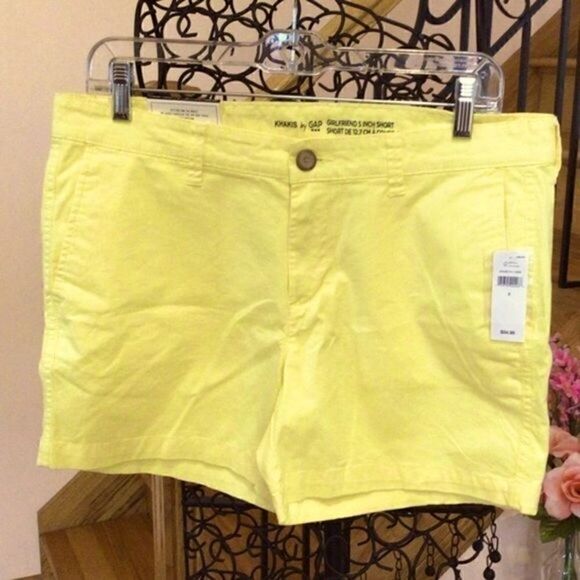 GIRLFRIEND KHAKIS BY GAP BRIGHT SUNFLOWER YELLOW SHORTS 6 NWT - Picture 1 of 13